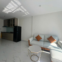 Căn 2 Phòng Ngủ 2 Vệ Sinh View Trực Diện Hồ Bơi, Nội Thất Gỗ Cao Cấp, Giỏ Hàng Đầy Đủ Căn Tại Vinhomes Quận 9