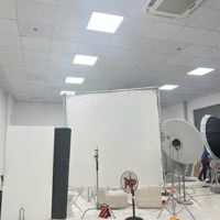 Cho Thuê Lô Góc, Tầng 1 Chân Đế Chung Cư Kinh Doanh, Văn Phòng, Showroom, Vpdd,... Hơn 200M
