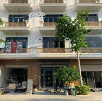Bán Ngôi Nhà Mặt Đường Hà Huy Tập Khách Đến Xem Là Mê Chốt Luôn Ngay Bệnh Viện Tỉnh