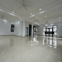 Cho Thuê Văn Phòng Vip Mặt Đường Sa Đôi - Nam Từ Liêm, Hoàn Thiện Cực Đẹp, Có Thang Máy. Giá Tốt