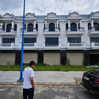 Bán Nhà Mặt Phố Tại Thị Trấn Lai Uyên, Giá Siêu Hời 2,2 Tỷ, 200M2 View Đẹp