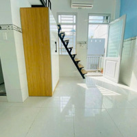 Phòng Duplex Mới Tinh Có Ban Công Lấy Ánh Sáng Tự Nhiên