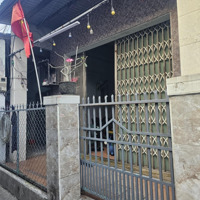 Bán Nhà Cáp 4 Kiệt Nguyễn Phan Vinh..
Dt... 84M2.....Hướng Tại Bắt.....
Gần Chợ..mai . ..Cách Biể