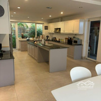Cho Thuê Biệt Thự Hồ Bơi Khu Compound Yên Tĩnh Thảo Điền, Quận 2, 4 Phòng Ngủ, Phù Hợp Ở, An Ninh