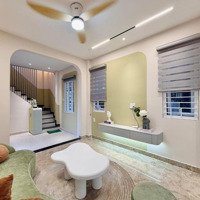 Bán Nhanh Nhà Gần Chợ Tân Định Ngay Lý Chính Thắng, Quận 3. Chỉ 1Ty560 Với 34M2. Dọn Vào Ở Liền