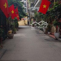 Bán Nhà Phan Đình Giót Hà Đông - Lô Góc - Gần Ô Tô - Ngõ Thoáng Sáng - Giá Chỉ 6,2 Tỷ .