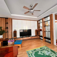 Siêu Phẩm Nhà Phố Trần Quốc Hoàn - Thang Máy Vù Vù, Phân Lô Ô Tô Tránh, Nội Thất Đẳng Cấp Giá Bán 22 Tỷ