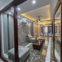 Bán Nhà 6 Tầng Thang Máy Mới Toanh, Full Nội Thất Sang Xịn, Vị Trí Trung Tâm Cực Hiếm Tại Bồ Đề .