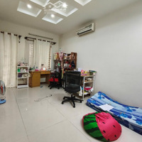 Bán Gấp Nhà Quận 7 ( 8M X 28M Nở Hậu 9M ) - Chủ Kẹt Tiền Cần Bán Gấp