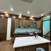 Mặt Phố 800A Cầu Giấy
50/60M2 - 7 Tầng -Mặt Tiền5.4M
 Giá Bán 25 Tỷ (Có Thương Lượng) Mặt Phố Quan Chức