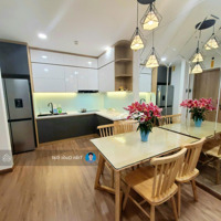 Bán Căn 76M2 ( 2 Phòng Ngủ- 2Vs) Giá Bán 5 Tỷ Bao Thuế Phí. Tầng Đẹp - View Đẹp - Full Nội Thất - Đã Có Sổ