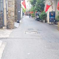 Bán Nhà Riêng, Tôn Thất Thuyết, Quận 4, 5X9M, 4 Tầng, Hẻm 5M, Hơn 5 Tỷ.