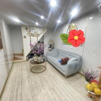 Bán  nhà Tây Sơn sát phố  lô góc nhà đẹp 2 thoáng 4 tầng kinh doanh 15m giá 4.2 tỷ .