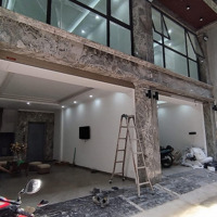 Duy Nhất Cầu Giấy Nhà Phân Lô Xây Mới 8Tầng, Thang Máy, Ô Tô, Kinh Doanh, Gần Phố, An Ninh Tốt