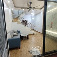 Bán Nhà Phố Vĩnh Hưng, Hoàng Mai - 35M, 4 Tầng, 4 Ngủ Cầu Thang Giữa - Ngõ Thông, Lô Góc 3 Thoáng