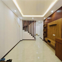 Ngõ Nông - Gần Phố - Gần Ô Tô - 20 M Ra Phố Chính - Full Nội Thất - Mới Đẹp - Đội Cấn - Ba Đình