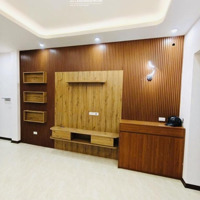 Ngõ Nông - Gần Phố - Gần Ô Tô - 20 M Ra Phố Chính - Full Nội Thất - Mới Đẹp - Đội Cấn - Ba Đình