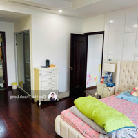 Chính Chủ Bán Gấp Căn Góc Toà R2 Royal City. 3 Ngủ, 3 Vệ Sinh 2 Ban Công, 1 Slot Ô Tô. Liên Hệ: 0375 122 388