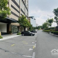 Chính Chủ Cần Bán Căn Hộ 2 Phòng Ngủ(Diện Tích95M2 -Sân Vườn 25M2 )- View Sông Hồng Cực Đẹp. Full Đồ