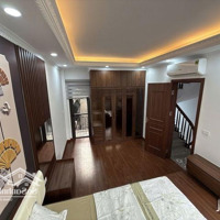 Bán Nhà Cầu Giấy - 6 Tầng Full Nội Thất- Nhỉnh 8 Tỷ - Sổ Nở Hậu - Thang Máy Thông Tin Chuẩn