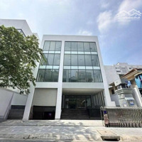 Cho Thuê Nhà Đường 3/2, P.10, Quận 10, Dt: 11X25M, Hầm Trệt 3 Lầu, Nhà Đẹp Thiết Kế Hiện Đại