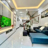 Bán Nhà Riêng Tại Thanh Xuân, Cách Royal City Vài Bước Chân, Ngõ Thông, Gần Ô Tô 40M2 Giá Bán 6.65 Tỷ