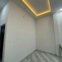 Thanh Lý Gấp Nhà 1 Trệt, 1 Lầu Mặt Tiền Đường Chòm Sao, Diện Tích: 82M2, Shr, 0909583211