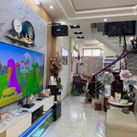 Siêu phẩm. Bán nhà 45mx3 tầng đường Đồng Thiện Thiên Lôi, Sát Aeon Mall.
