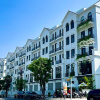 Cho Thuê Nhà Phố 84M2 Có Thang Máy, Máy Lạnh Tại Vinhomes Grand Park. Liên Hệ 0828030977 Thiện