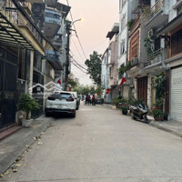 Bán Nhà Dân Xây Gia Quất,52M,Mt4.5M,4Ngu,Trước Nhà 8M Ô Tô Đừng Đỗ,11Xty
