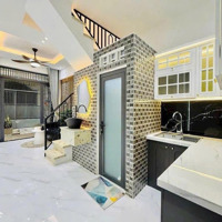 Lên Sàn Căn Nhà Cực Xinh Thích Hợp Cho Gia Đình 3 Tới 4 Ng Tại Đường Nhiêu Tứ P7 Q. Phú Nhuận Shr