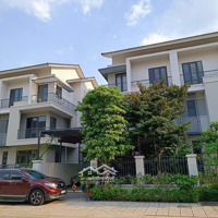 Biệt Thự 180M Centa Riverside Vsip, Gần Ga Metro Gia Bình, Sổ Hồng, Chỉ 3,6 Tỷ Vốn