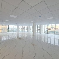 Cho Thuê Vp Tại Hoàng Quốc Việt 190M2 Giá Bán 33, 5 Triệu / Thang View Kính Giá Chỉ 33, 5 Triệu / Tháng .