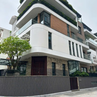 Chính Chủ Cho Thuê Biệt Thự Tại Nguyễn Văn Huyên ,Diện Tích165M X4 Tầng , 1 Hầm , Lô Gócmặt Tiềnrộng,