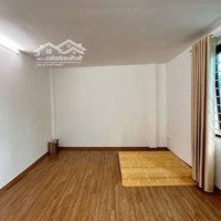 Chính Chủ Cho Thuê Nhà Số 18 Ngõ 9 Phố Hào Nam Đầy Đủ Nội Thất Giá Bán 4 Triệu/ Tháng Nhà Đẹp Ở Ngay
