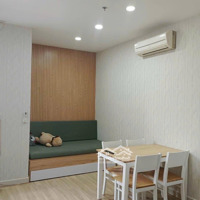 Căn Hộ 1 Phòng Ngủtách Biệt. Có Ban Công Rộng. Đầy Đủ Nội Thất Giá Thuê 11 Triệu/Tháng