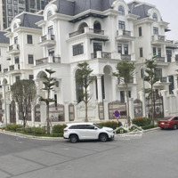 Bán Biệt Thự- Lô Góc- Mỹ Đình 2- 200M, Mt: 15M, 5T, Thang Máy, View Vườn Hoa, Vỉa Hè, Thỏa Thuậ