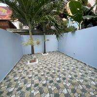 Nhà mới 100m2 hẻm xe hơi tránh nhau 50m ra Mặt Tiền Quốc Lộ 13 Bán Gấp hơn 6 tỷ