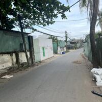Nhà mới 100m2 hẻm xe hơi tránh nhau 50m ra Mặt Tiền Quốc Lộ 13 Bán Gấp hơn 6 tỷ