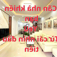 Căn Nhà Khiến Bạn Yêu Từ Cái Nhìn Đầu Tiên