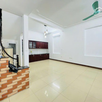 Phố Thạch Bà- Ngõ Ô Tô - Thông Số Cực Hiếm - Đối Diện Aeon-52M2-4Tầng -4 Ngủ-8,X Tỷ