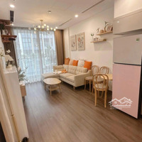 Cho Thuê Căn Hộ 2 Phòng Ngủ 2 Vệ Sinh Nội Thất Hiện Đại Vinhomes Symphony, Liên Hệ: 0857599333