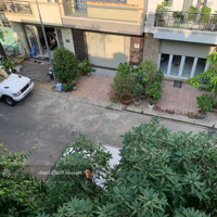 Nhà 1 Trệt 2 Lầu Kẹt Tiền Bán Gấp 60M2 Giá Chỉ 2,4 Tỷ. Phường Dĩ An, Bìnhdương. Gần Vincom Plaza Da