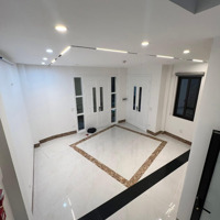 Bán Nhà Hoa Hậu Về Giá Trần Duy Hưng, Cầu Giấy 10,5 Tỷ,Diện Tích43M2, Lô Góc , Thang Máy, Nhà Mới 100%