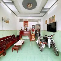 Bán nhà lầu hoàn công hẻm 359 đường Nguyễn Văn Cừ .