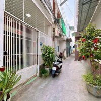 Bán nhà lầu hoàn công hẻm 359 đường Nguyễn Văn Cừ .