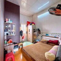 Bán nhà lầu hoàn công hẻm 359 đường Nguyễn Văn Cừ .