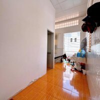 Bán nhà lầu hoàn công hẻm 359 đường Nguyễn Văn Cừ .