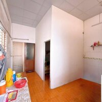 Bán nhà lầu hoàn công hẻm 359 đường Nguyễn Văn Cừ .