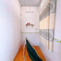 Bán nhà lầu hoàn công hẻm 359 đường Nguyễn Văn Cừ .
